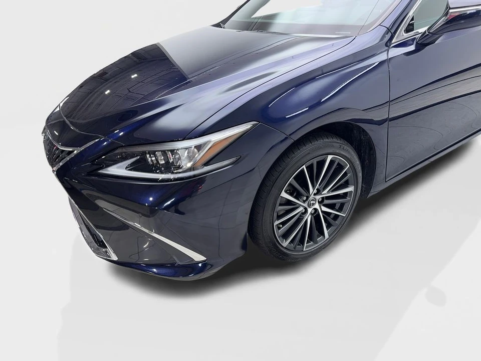 2022 Lexus ES 7th Gen - Image 18 of 31