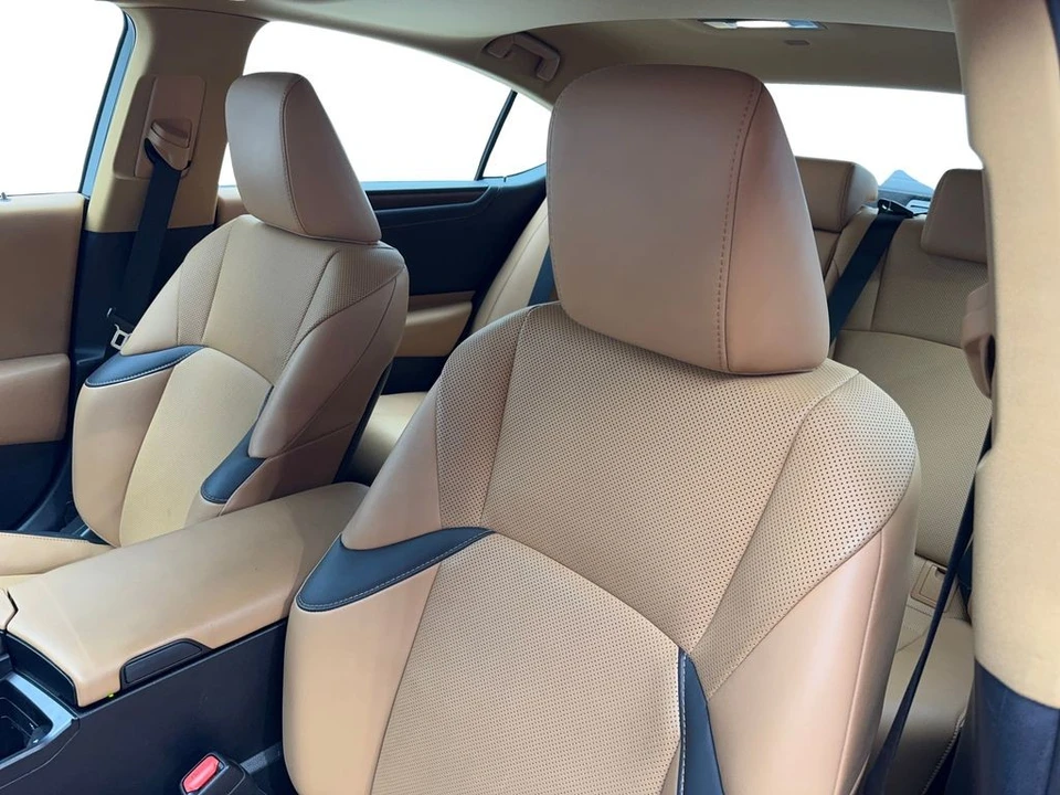 2022 Lexus ES 7th Gen - Image 26 of 31