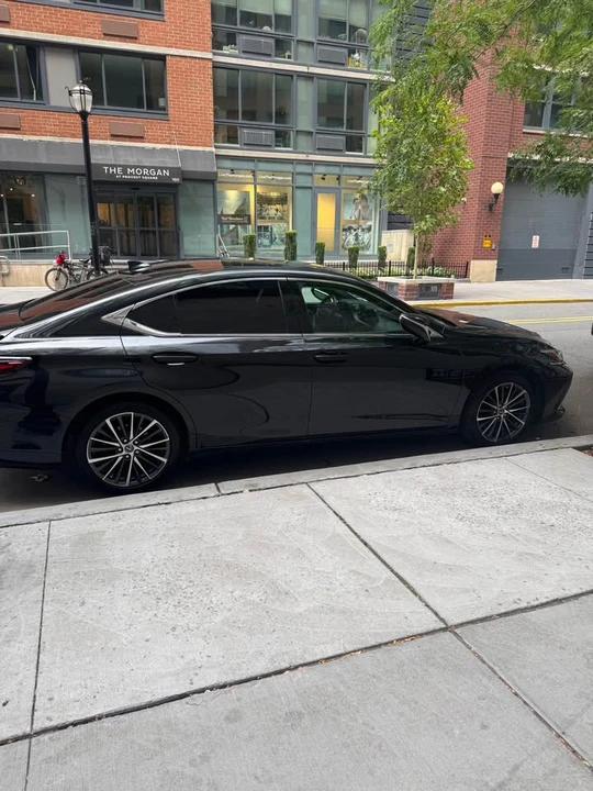 2022 Lexus ES 7th Gen - Image 8 of 10