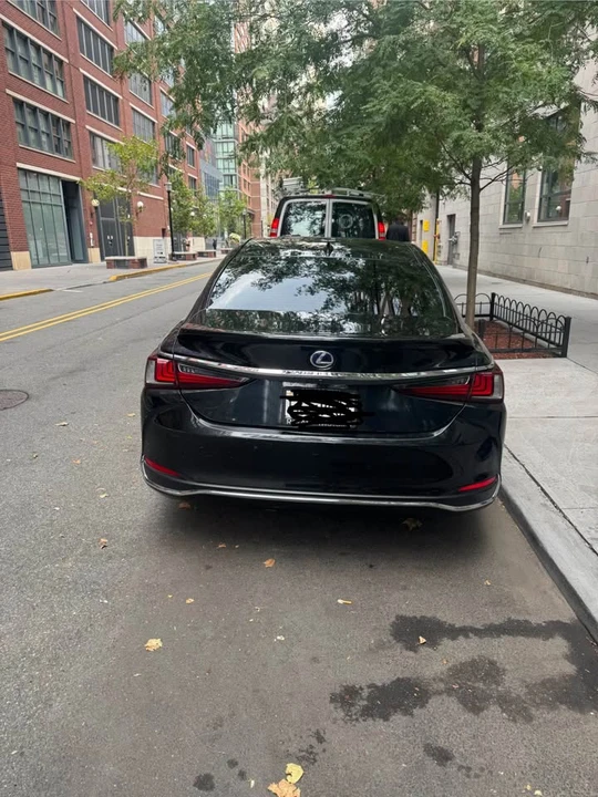 2022 Lexus ES 7th Gen - Image 5 of 10