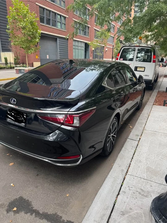 2022 Lexus ES 7th Gen - Image 7 of 10