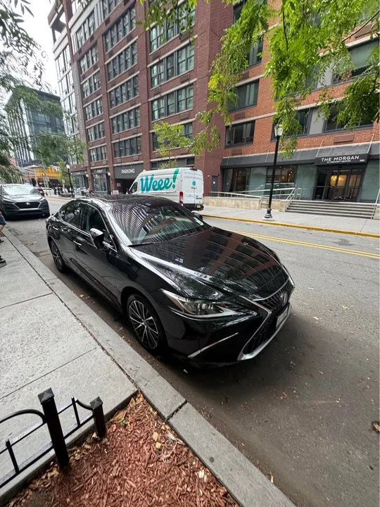 2022 Lexus ES 7th Gen - Image 4 of 10
