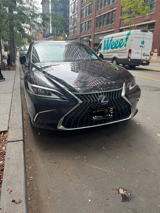 2022 Lexus ES 7th Gen - Image 10 of 10