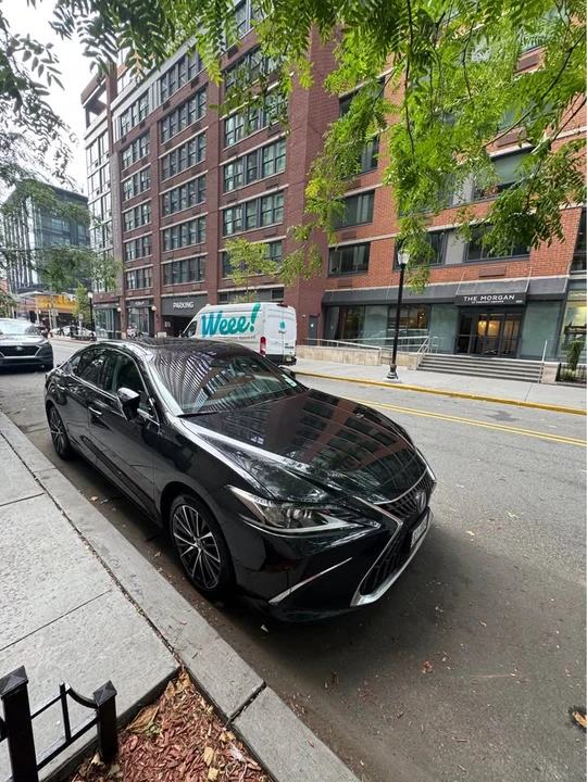 2022 Lexus ES 7th Gen - Image 3 of 10