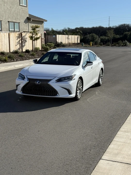 2022 Lexus ES 7th Gen - Image 5 of 15