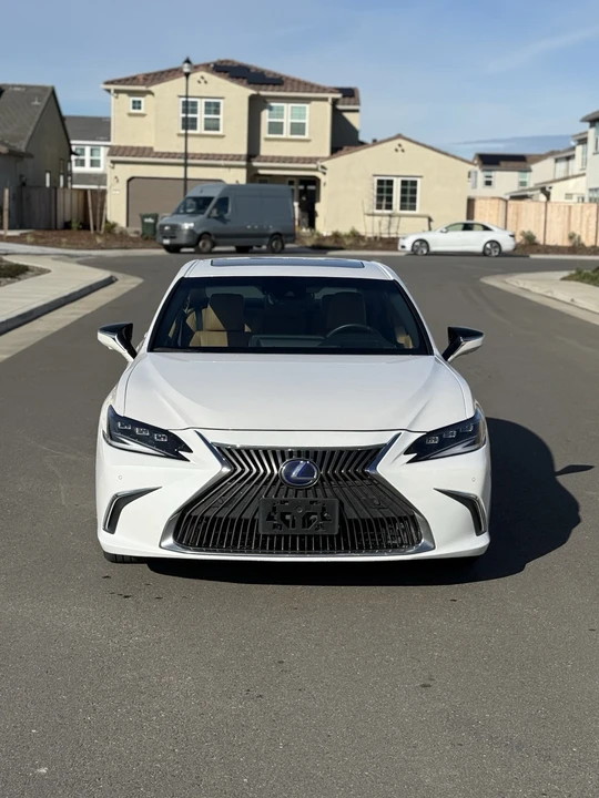2022 Lexus ES 7th Gen - Image 4 of 15