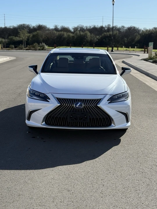 2022 Lexus ES 7th Gen - Image 6 of 15