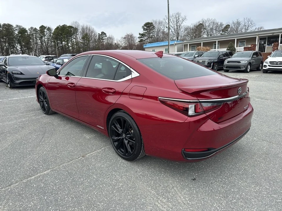 2022 Lexus ES 7th Gen - Image 3 of 21