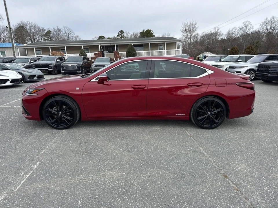 2022 Lexus ES 7th Gen - Image 2 of 21