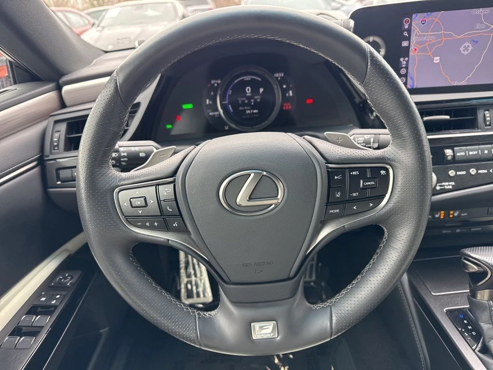 2022 Lexus ES 7th Gen - Image 14 of 21