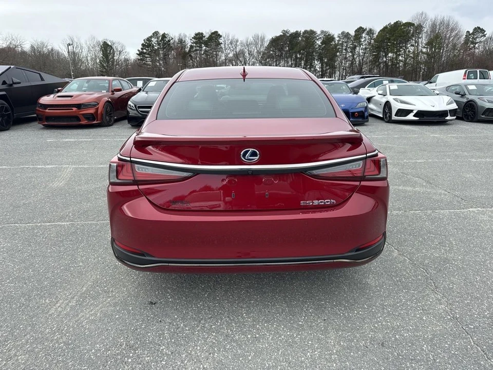 2022 Lexus ES 7th Gen - Image 4 of 21