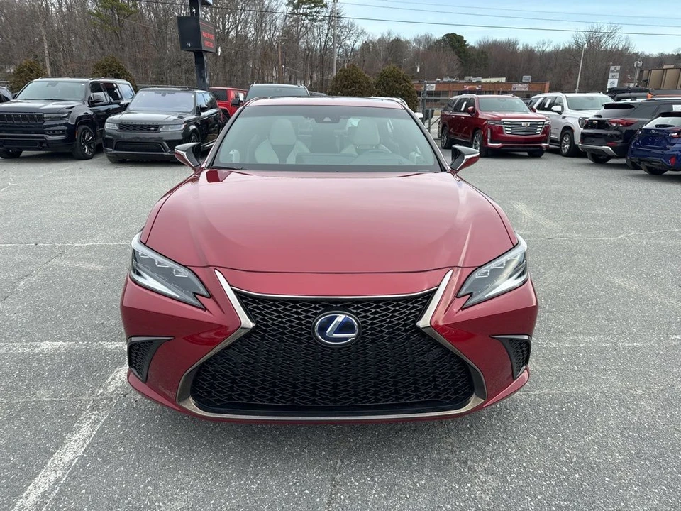 2022 Lexus ES 7th Gen - Image 8 of 21