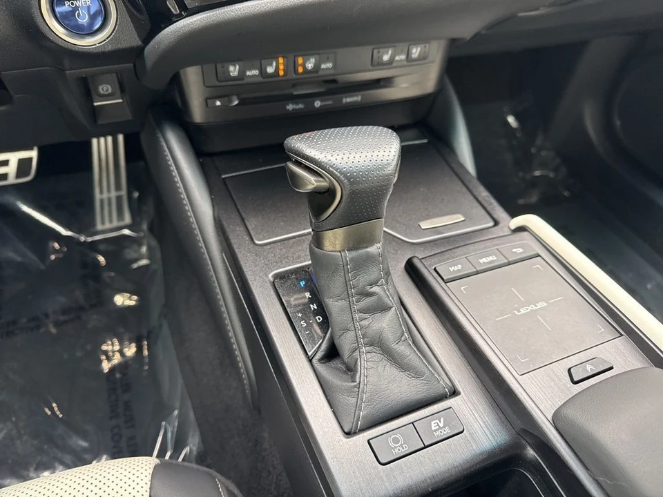 2022 Lexus ES 7th Gen - Image 17 of 21
