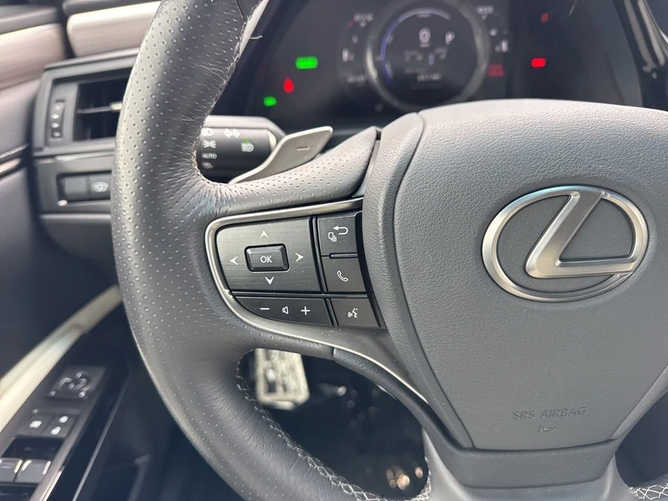 2022 Lexus ES 7th Gen - Image 15 of 21