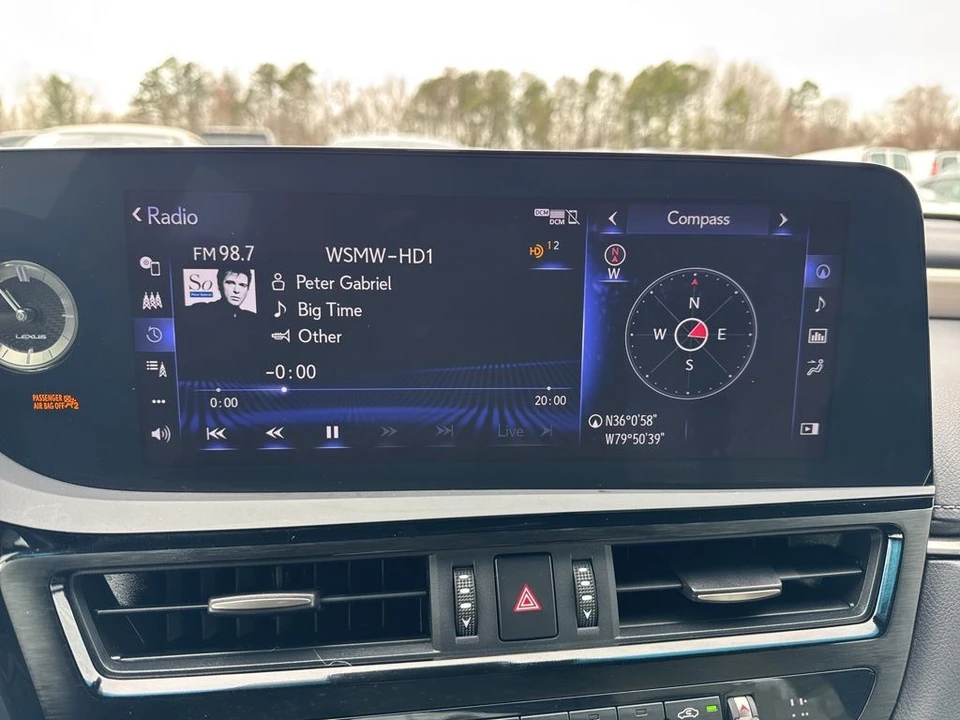 2022 Lexus ES 7th Gen - Image 18 of 21