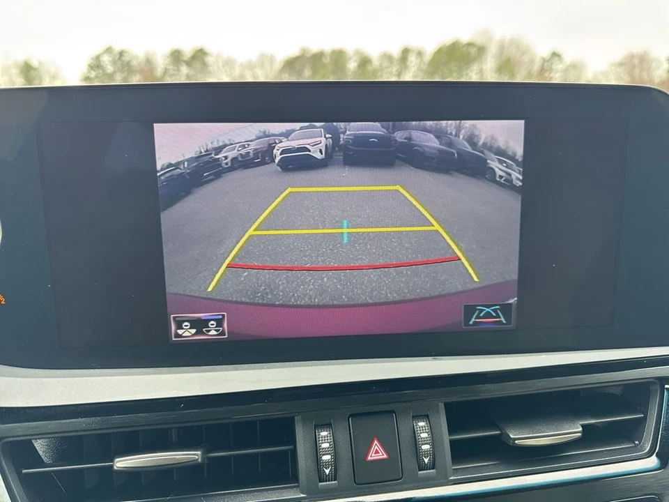 2022 Lexus ES 7th Gen - Image 21 of 21