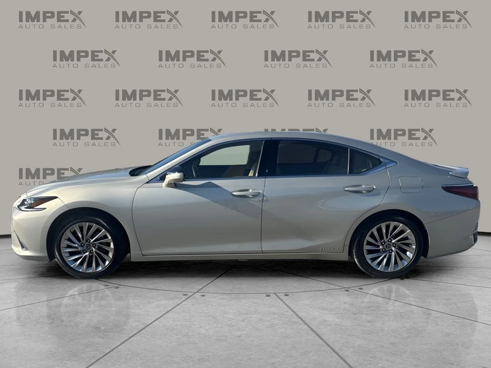 2022 Lexus ES 7th Gen - Image 2 of 21