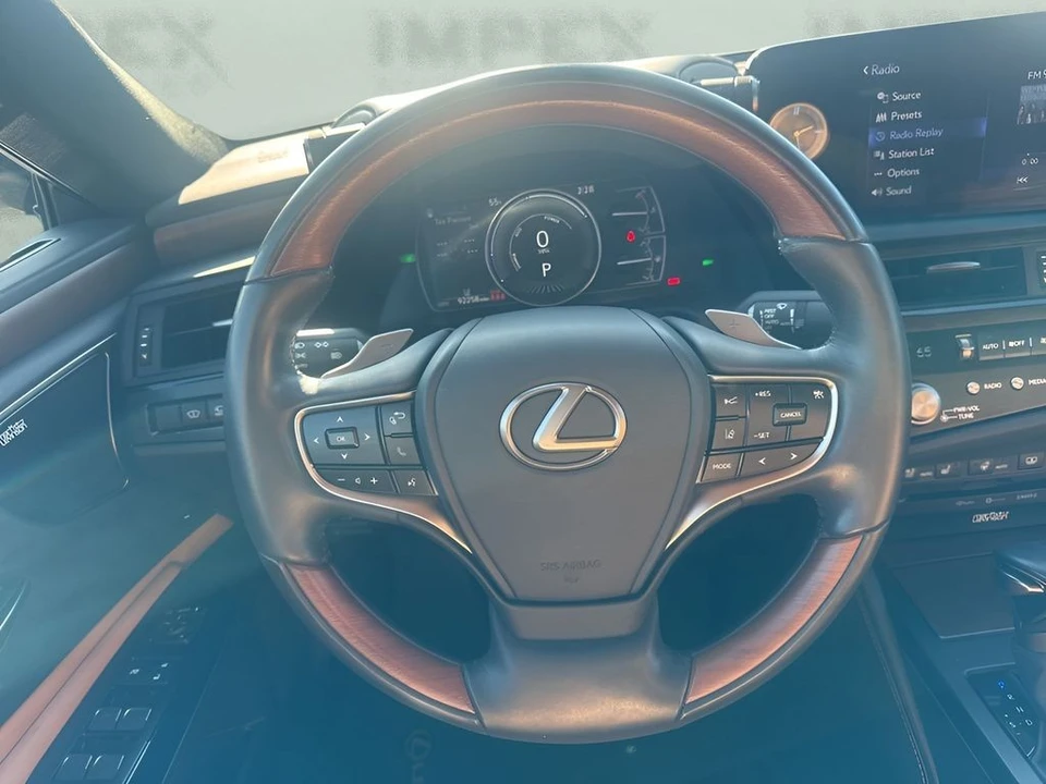 2022 Lexus ES 7th Gen - Image 15 of 21