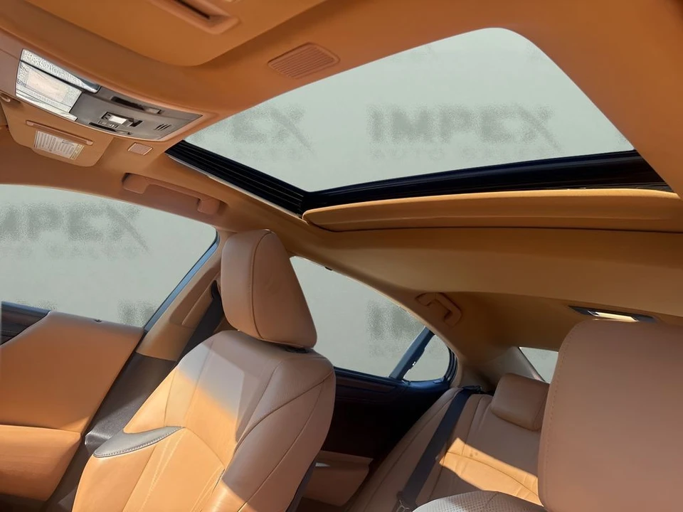 2022 Lexus ES 7th Gen - Image 12 of 21