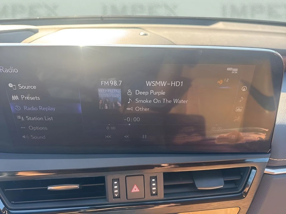 2022 Lexus ES 7th Gen - Image 19 of 21