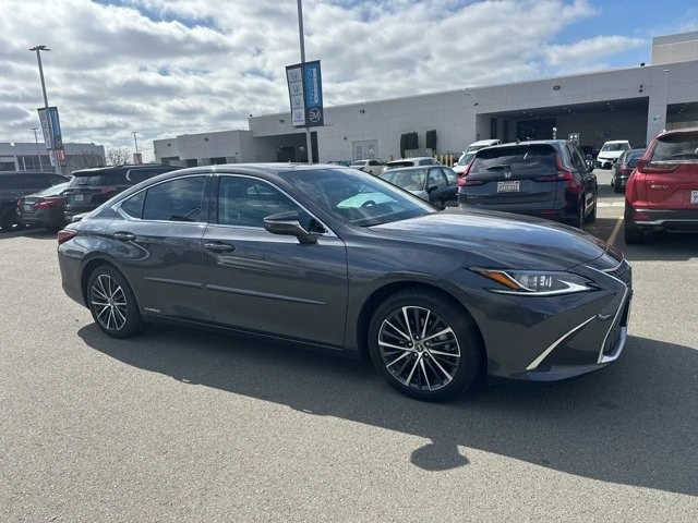 2022 Lexus ES 7th Gen - Image 2 of 5