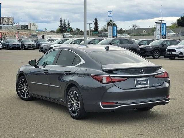 2022 Lexus ES 7th Gen - Image 7 of 21