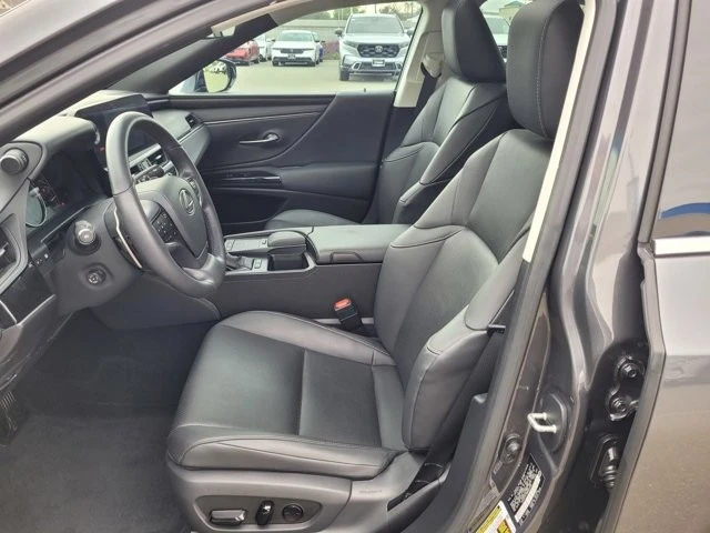 2022 Lexus ES 7th Gen - Image 10 of 21