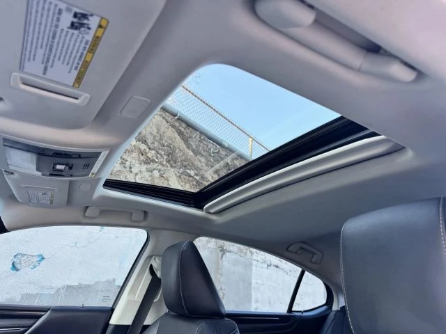 2022 Lexus ES 7th Gen - Image 20 of 21