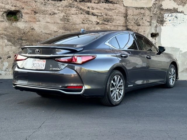 2022 Lexus ES 7th Gen - Image 4 of 21