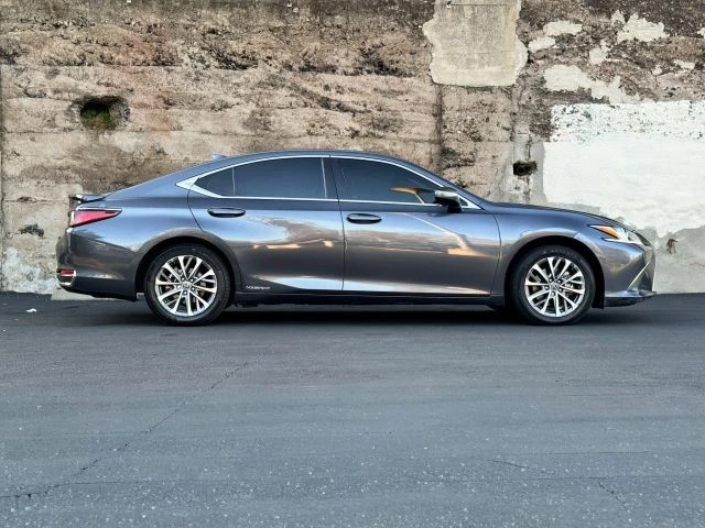 2022 Lexus ES 7th Gen - Image 3 of 21