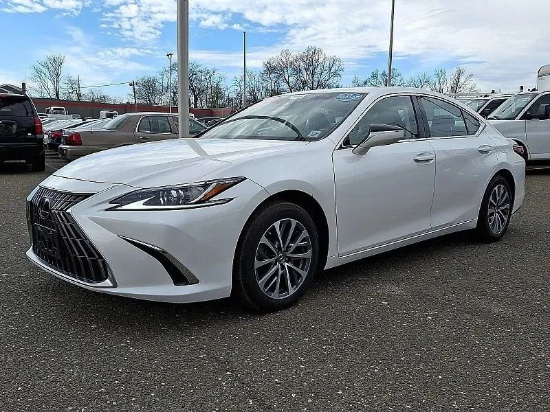 2022 Lexus ES 7th Gen - Image 4 of 12