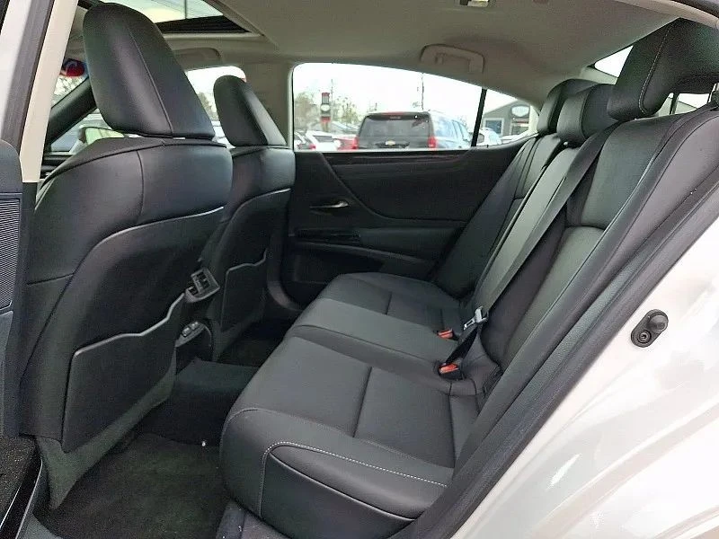 2022 Lexus ES 7th Gen - Image 12 of 12