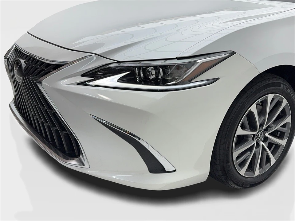 2022 Lexus ES 7th Gen - Image 5 of 12