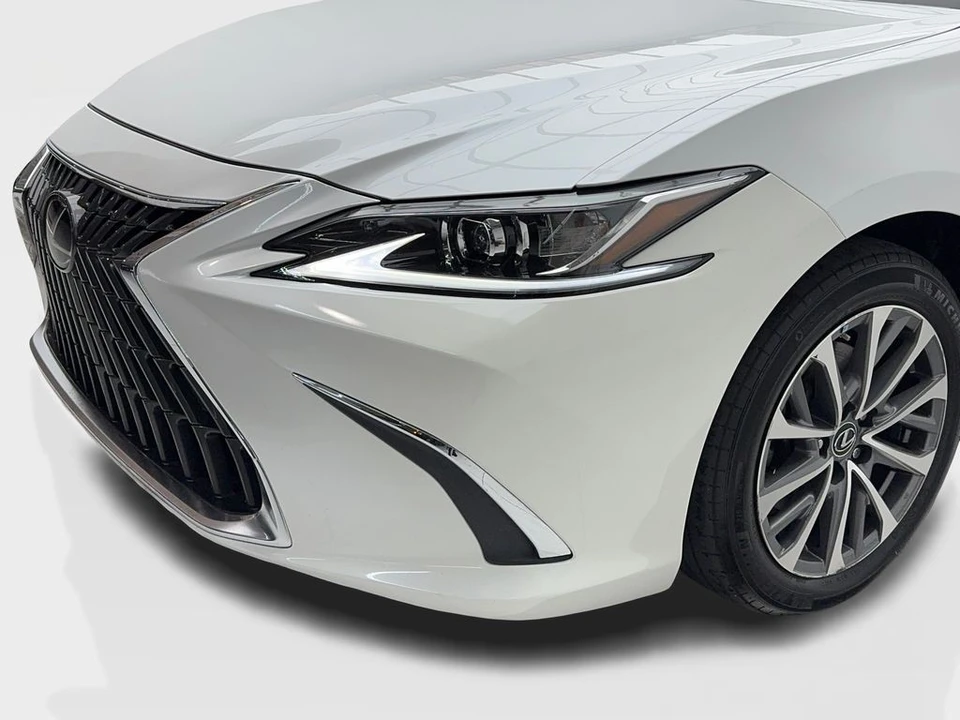 2022 Lexus ES 7th Gen - Image 5 of 21