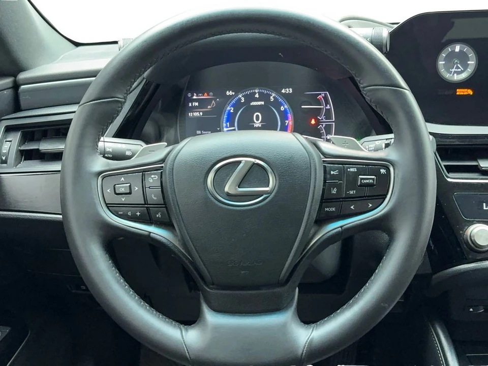 2022 Lexus ES 7th Gen - Image 18 of 21