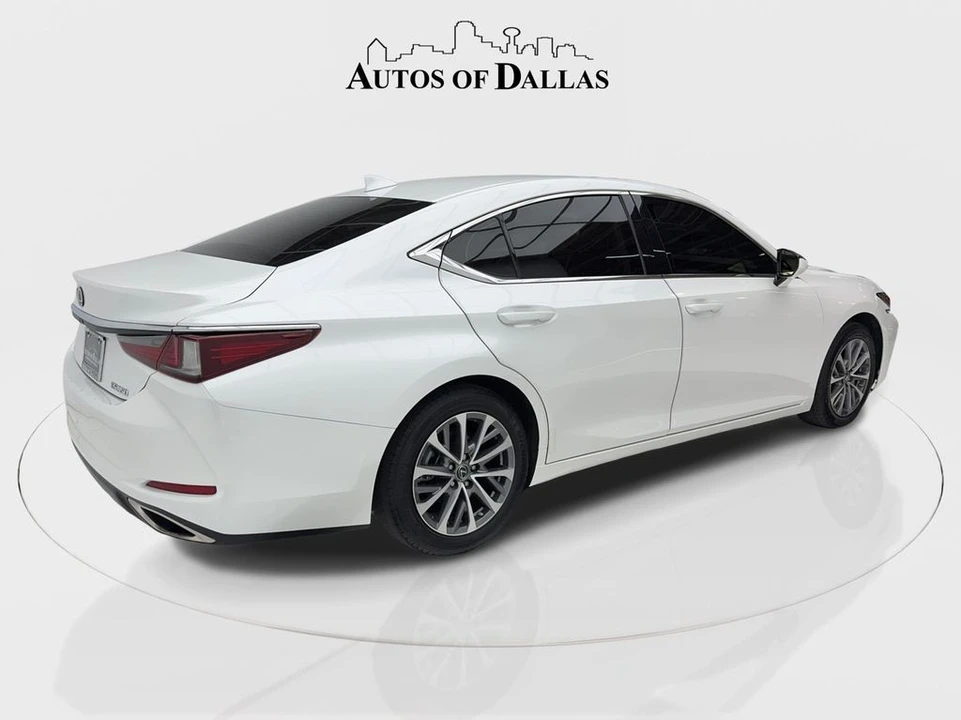 2022 Lexus ES 7th Gen - Image 9 of 12