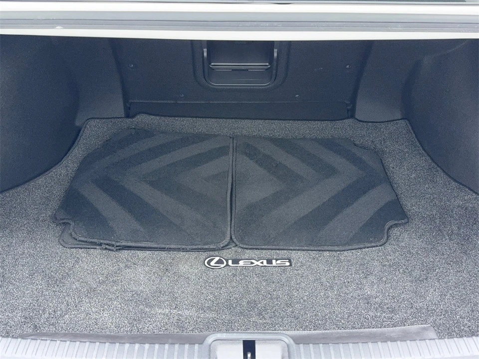 2022 Lexus ES 7th Gen - Image 12 of 12