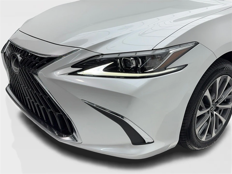 2022 Lexus ES 7th Gen - Image 5 of 12
