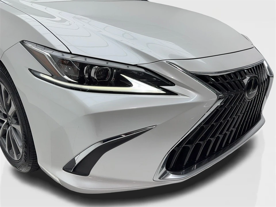 2022 Lexus ES 7th Gen - Image 3 of 12