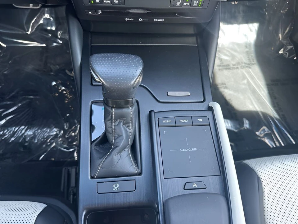 2022 Lexus ES 7th Gen - Image 19 of 21