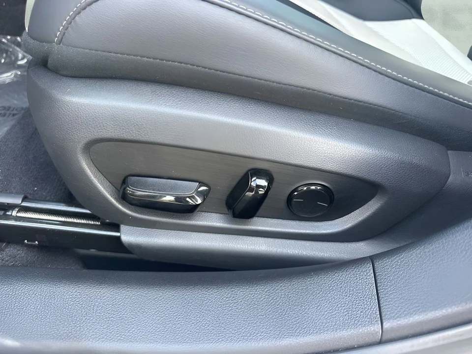 2022 Lexus ES 7th Gen - Image 10 of 21