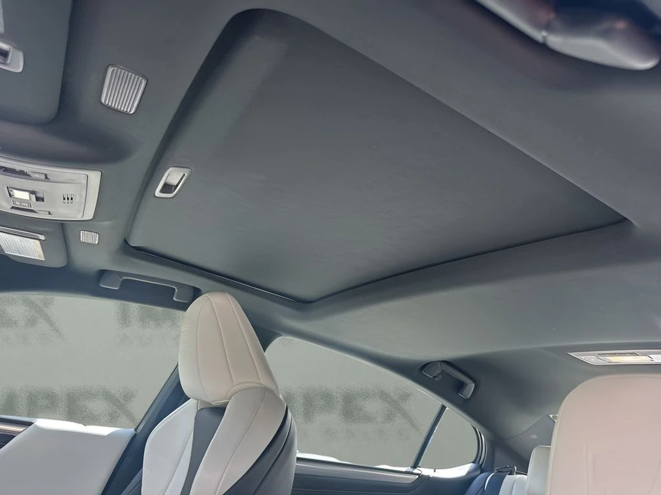 2022 Lexus ES 7th Gen - Image 12 of 21
