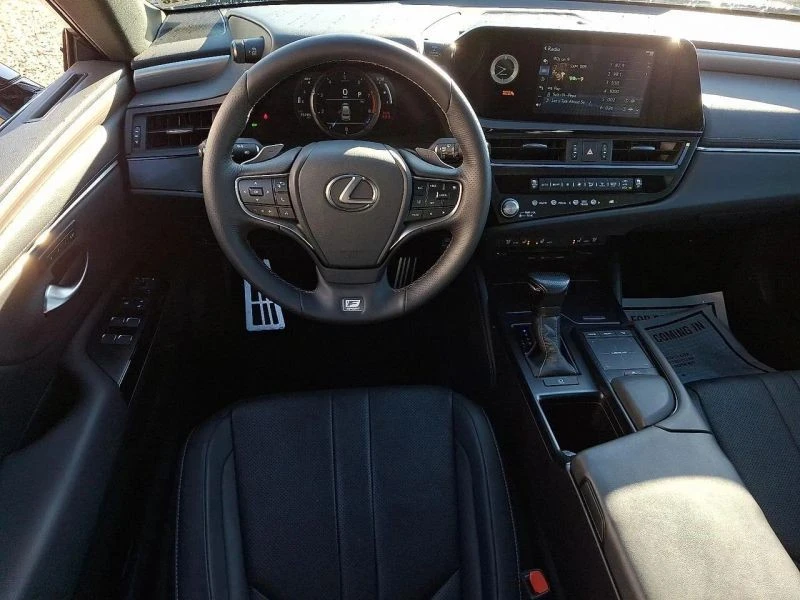2022 Lexus ES 7th Gen - Image 11 of 12