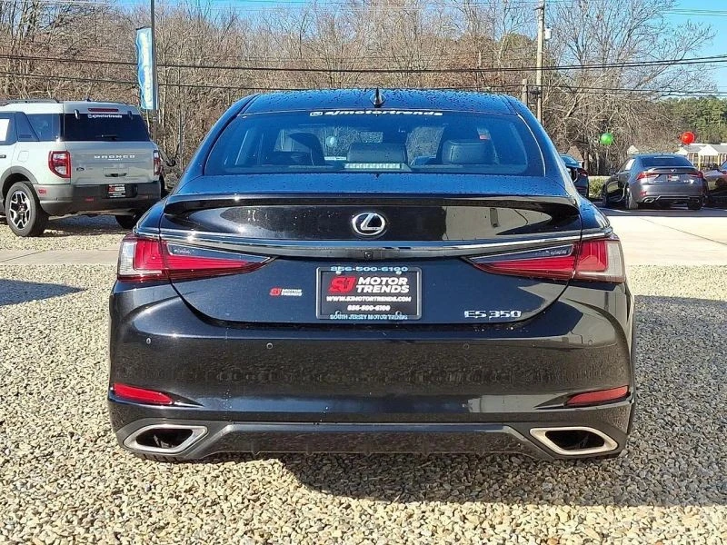 2022 Lexus ES 7th Gen - Image 5 of 12