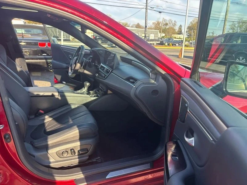 2022 Lexus ES 7th Gen - Image 12 of 12