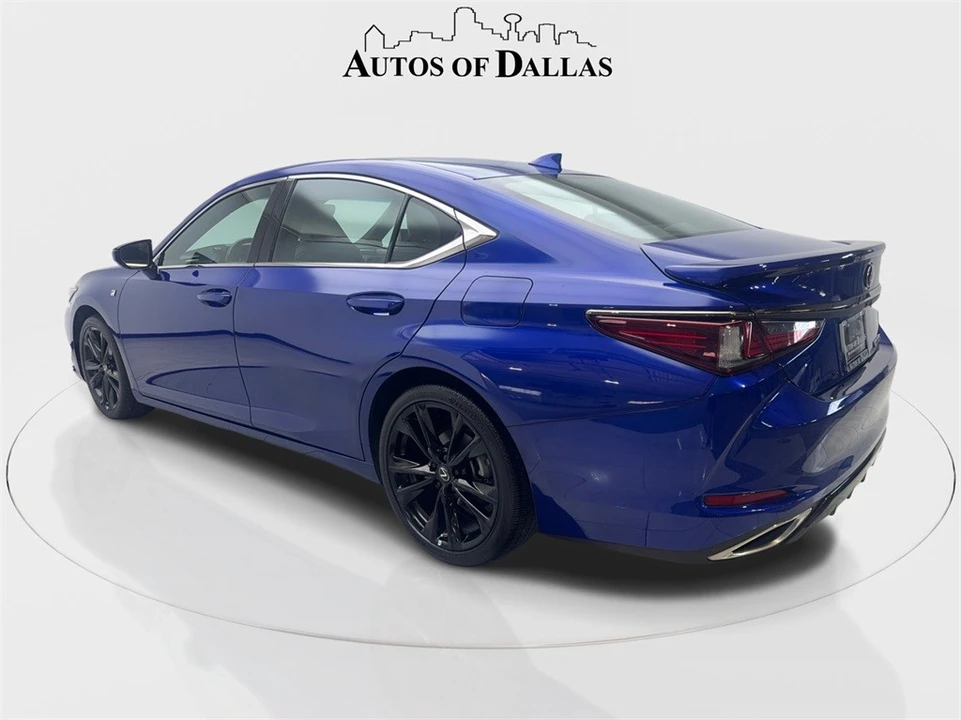 2022 Lexus ES 7th Gen - Image 9 of 12