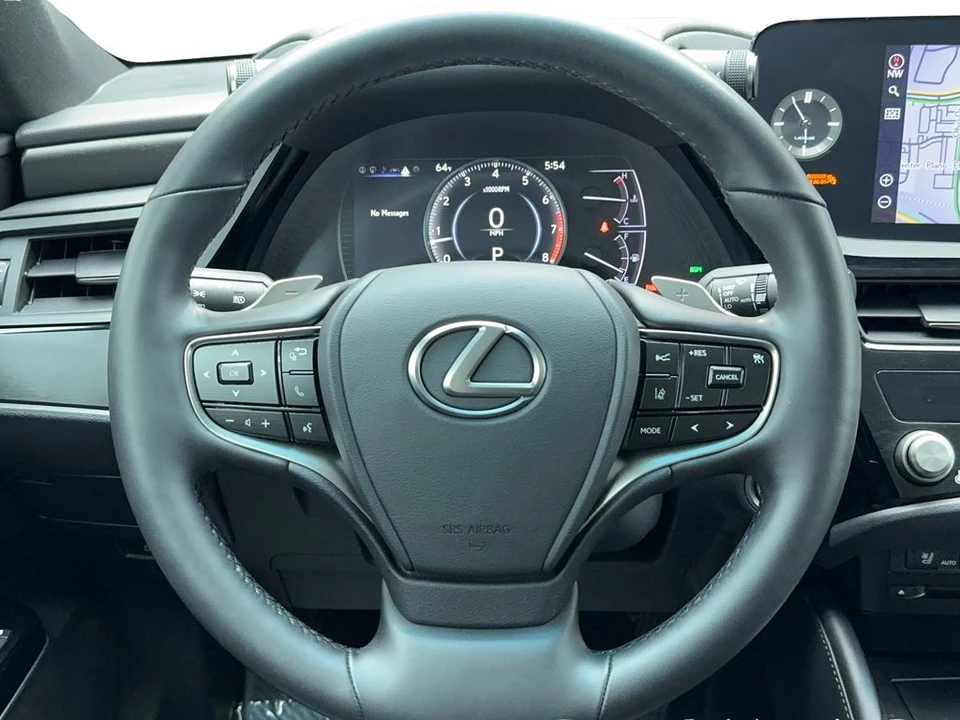 2022 Lexus ES 7th Gen - Image 18 of 21