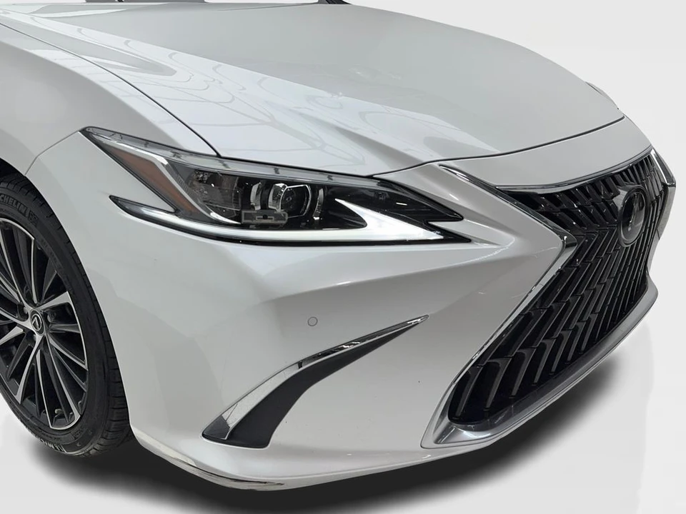 2022 Lexus ES 7th Gen - Image 3 of 21