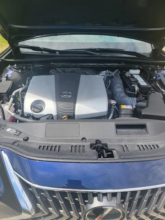 2022 Lexus ES 7th Gen - Image 16 of 27