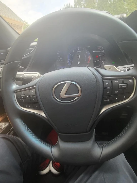 2022 Lexus ES 7th Gen - Image 18 of 27